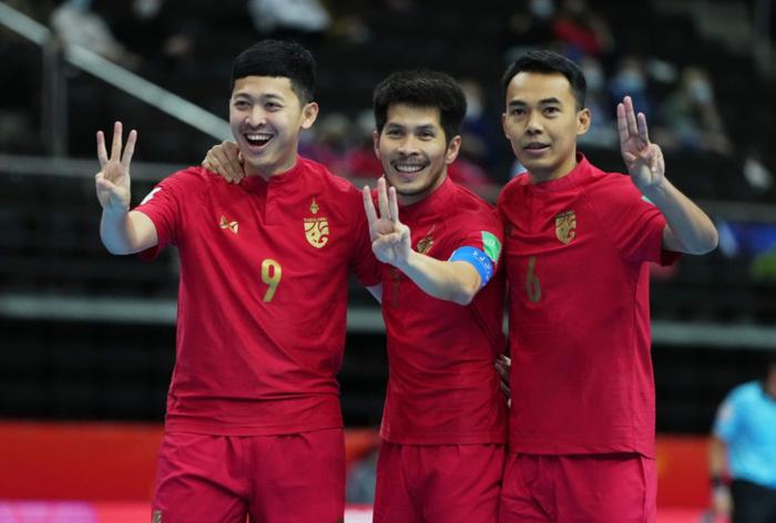 捷克对阵摩洛哥，战术对决备受关注