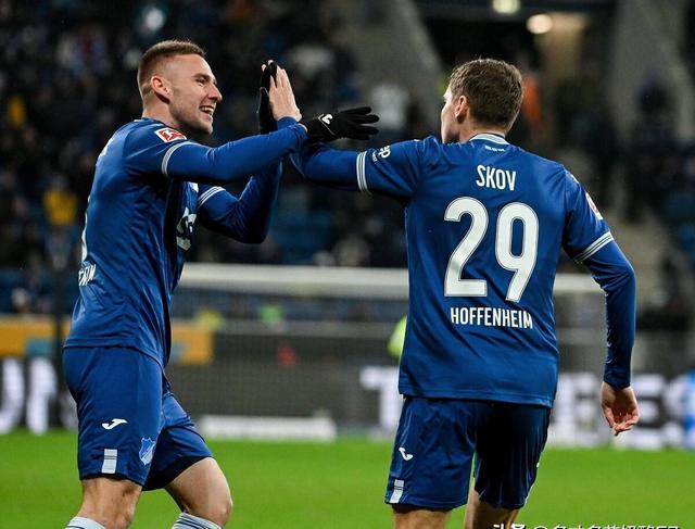 关于美因茨主场不敌霍芬海姆，积分榜位置下滑的信息