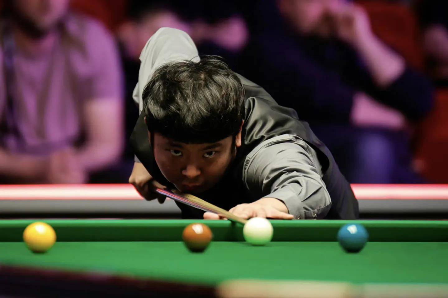 半决赛战报，劲旅尽展雄风的简单介绍