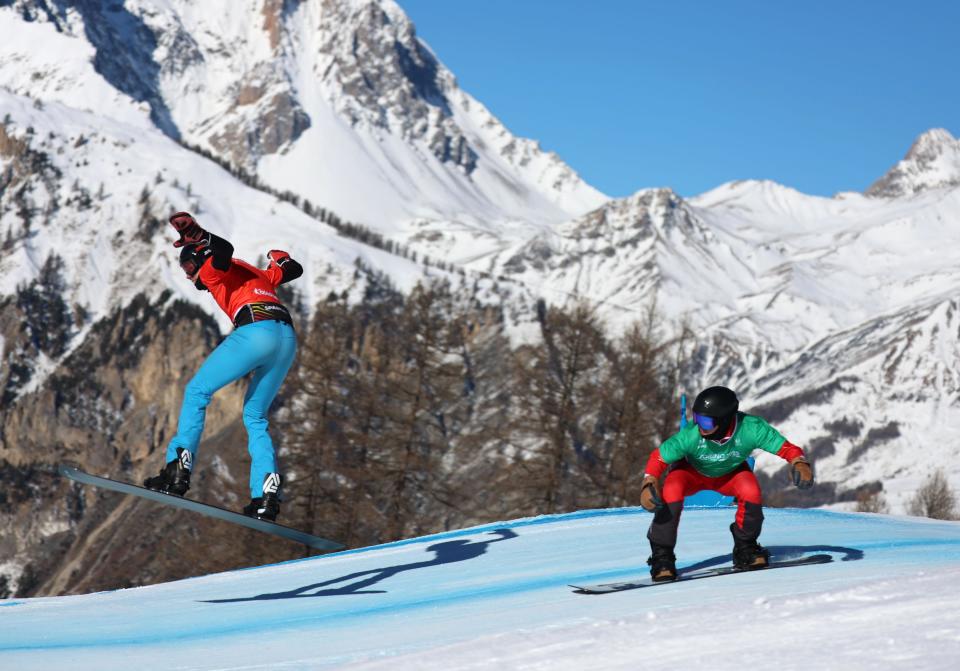 包含激情角逐！国际赛事迎来新一轮争夺的词条