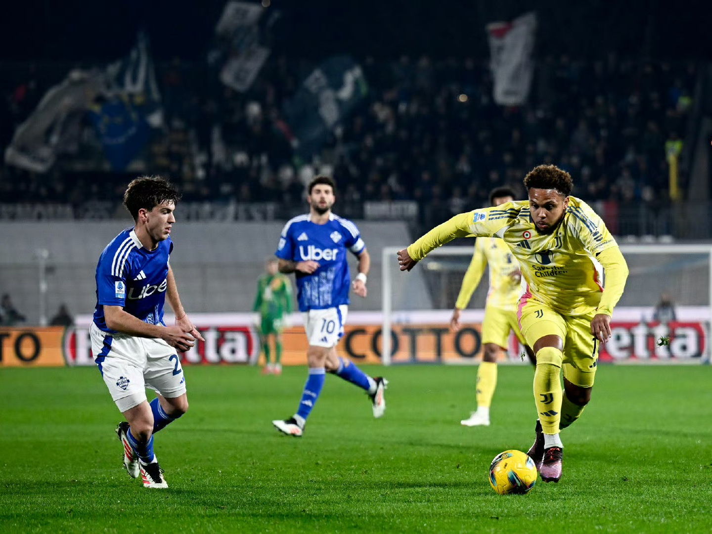 尤文图斯逆袭出线，阿贾克斯惜败黯然离场