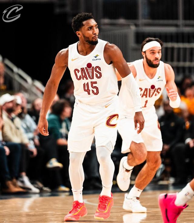 米切尔陷入低谷，国王连败，球队未来可期球队命运悬念！